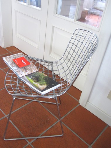 Un  vero pezzo da collezionista: la wire chair di Bertoia